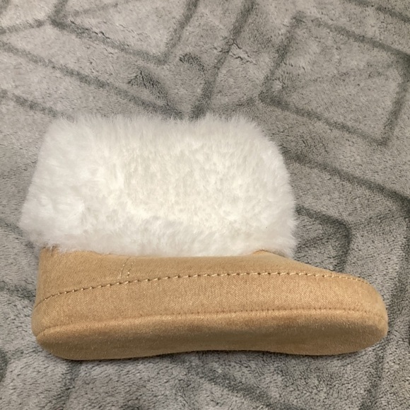 Rising star baby ugg like boots size 9-12 months - Picture 2 of 5